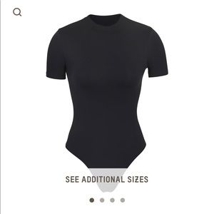 SKIMS essential t shirt  thong bodysuit